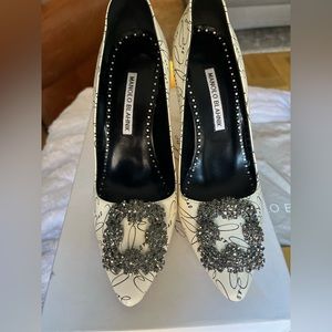 EUC Manolo Blahnik Hangisi - Limited Edition